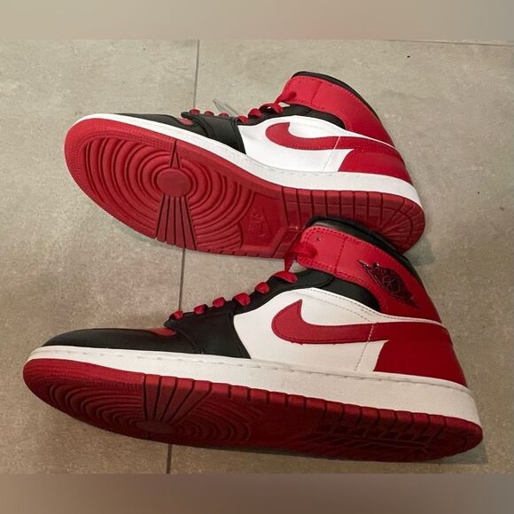 2 ITEM BUNDLE - Jordan 1 Bred Toe Hightops - Bottega Veneta Mule Heels - Size 10 - Picture 11 of 16